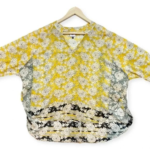 Cabi Gather Amelia Floral High-Low Blouse - Picture 2 of 5